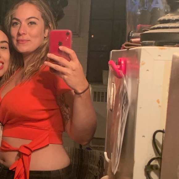 Wilfred Wrap shirt - Coral - Curvy ladies 💯💛 - Picture 2 of 2